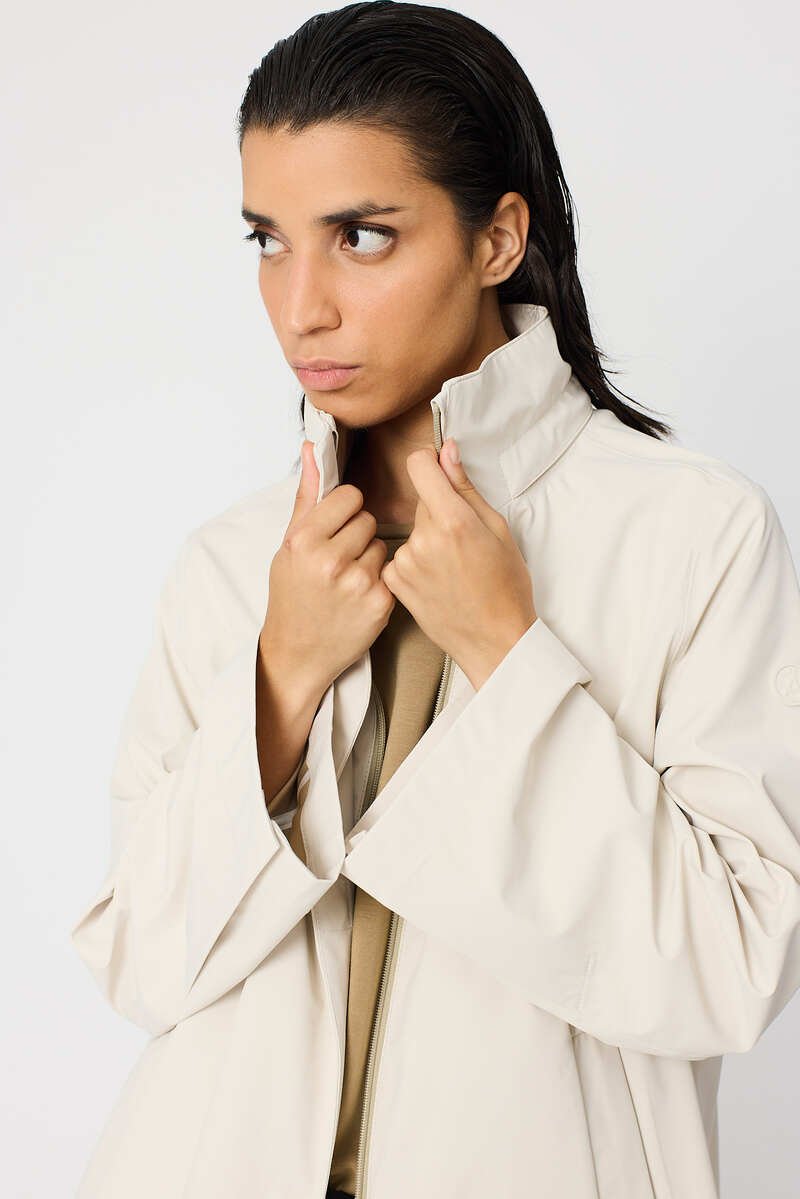 GABARDINA IMPERMEABLE WAI COLOR BLANCO ROTO 1